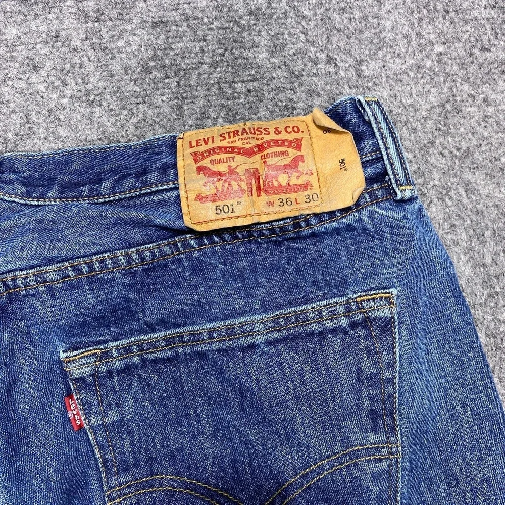 Levis Jeans Men 36x30 Blue 501 Button Fly Classic Straight Leg Medium Wash